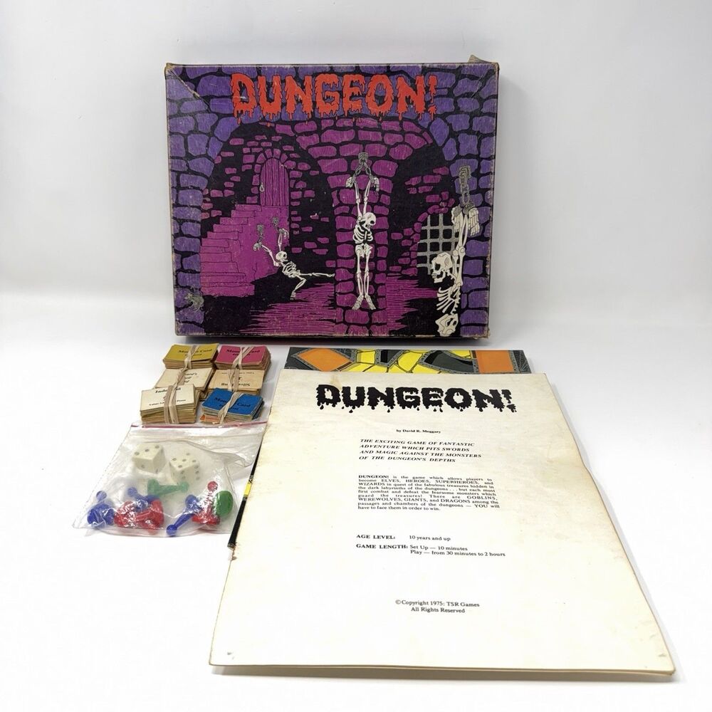 Dungeon Board Game TSR 1975 2nd Printing Purple Box Lizard Logo David Megarry